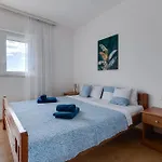 Bella Sofia 80 M From The Sea * Rtina