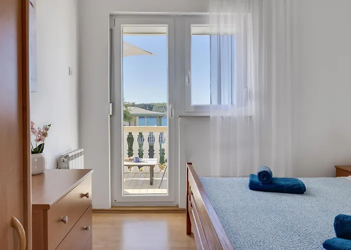 Bella Sofia 80 M From The Sea *