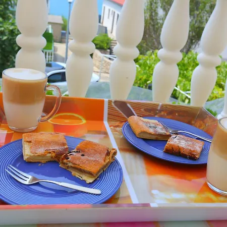 Bella Sofia 80 M From The Sea *