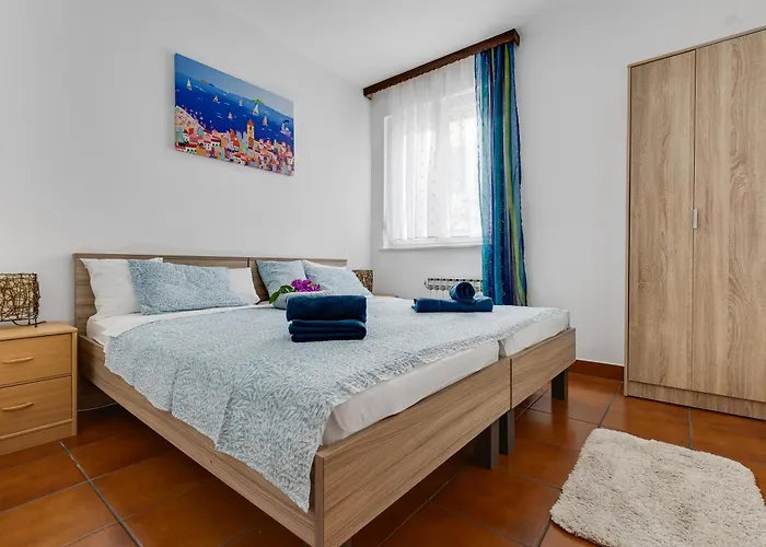 Bella Sofia 80 M From The Sea