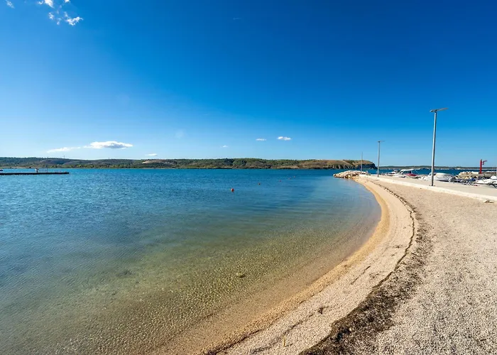 Bella Sofia 80 M From The Sea Nyaraló *