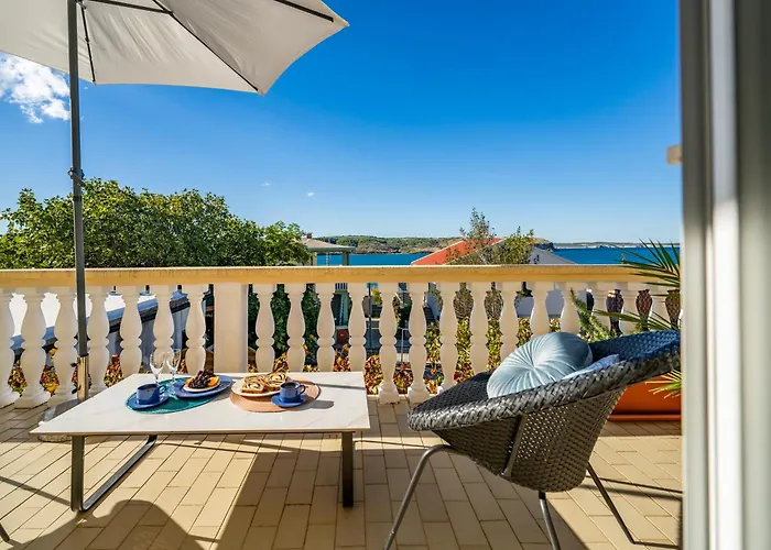 Bella Sofia 80 M From The Sea Nyaraló *